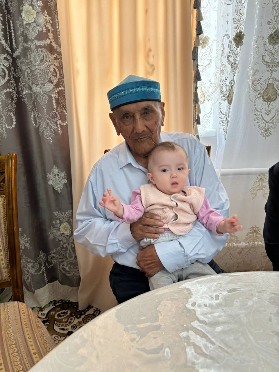 Бірінші слайд